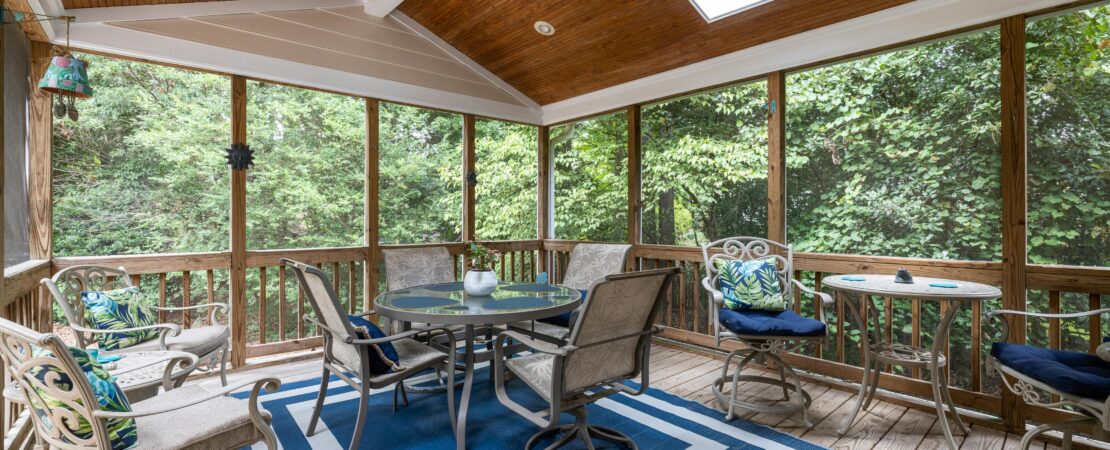 Exploring the Best Restaurants Listed on Frog Pond Redington Beach